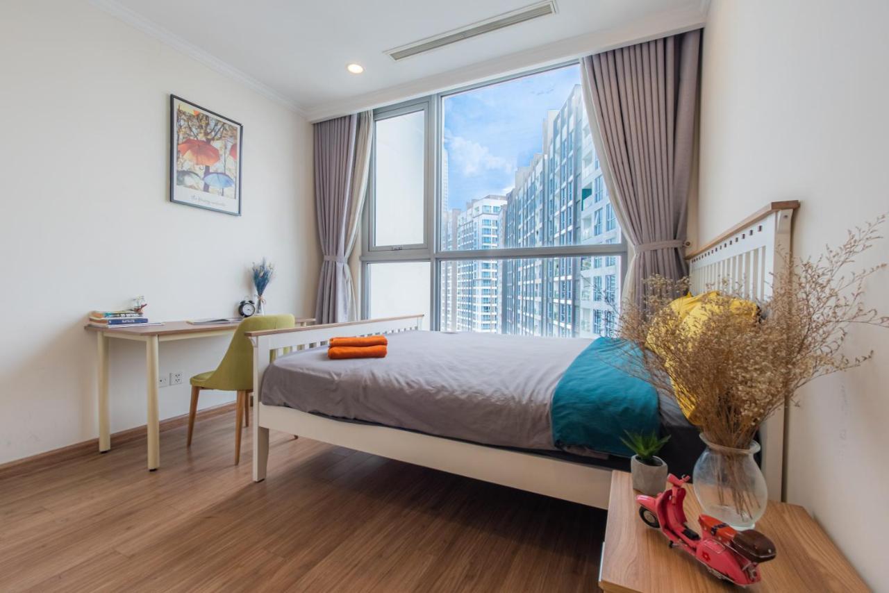 Moxy Hcmc Aparts - Vinhomes Central Park, Ice Rink ホーチミン市 エクステリア 写真