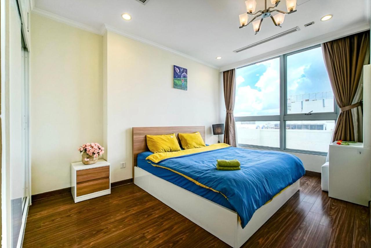 Moxy Hcmc Aparts - Vinhomes Central Park, Ice Rink ホーチミン市 エクステリア 写真