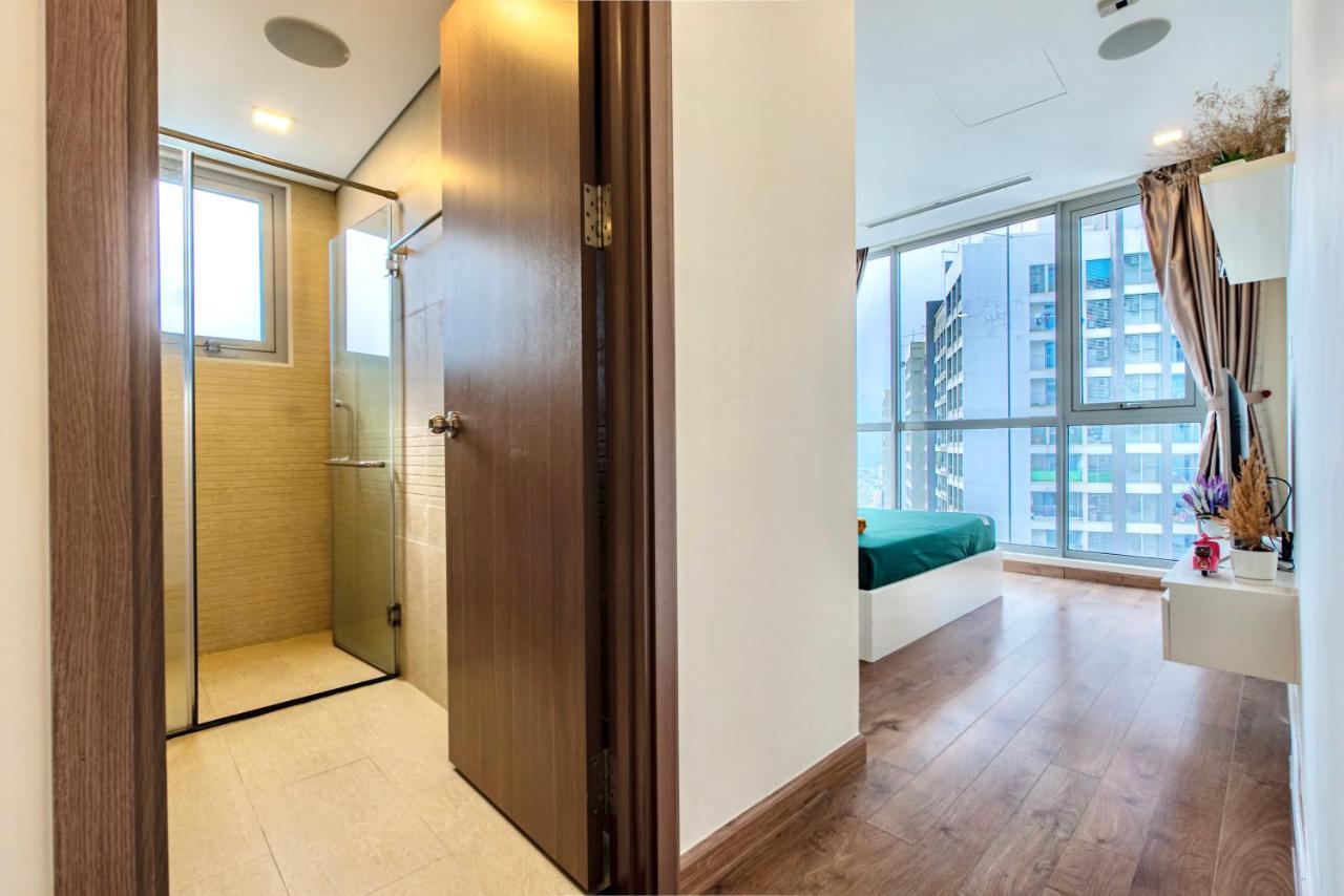 Moxy Hcmc Aparts - Vinhomes Central Park, Ice Rink ホーチミン市 エクステリア 写真